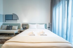 Iron/ironing board, WiFi, bed sheets - AWS Holiday Homes - Burj Khalifa Downtown Views (Dubai)