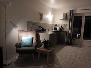 Interior - A spacious village house for two, a minutes walk from the local amenities! (Loubès-Bernac)