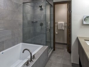 Hair dryer, towels, soap, toilet paper - Grand Colorado Peak 8 - Master Bedroom (Breckenridge)