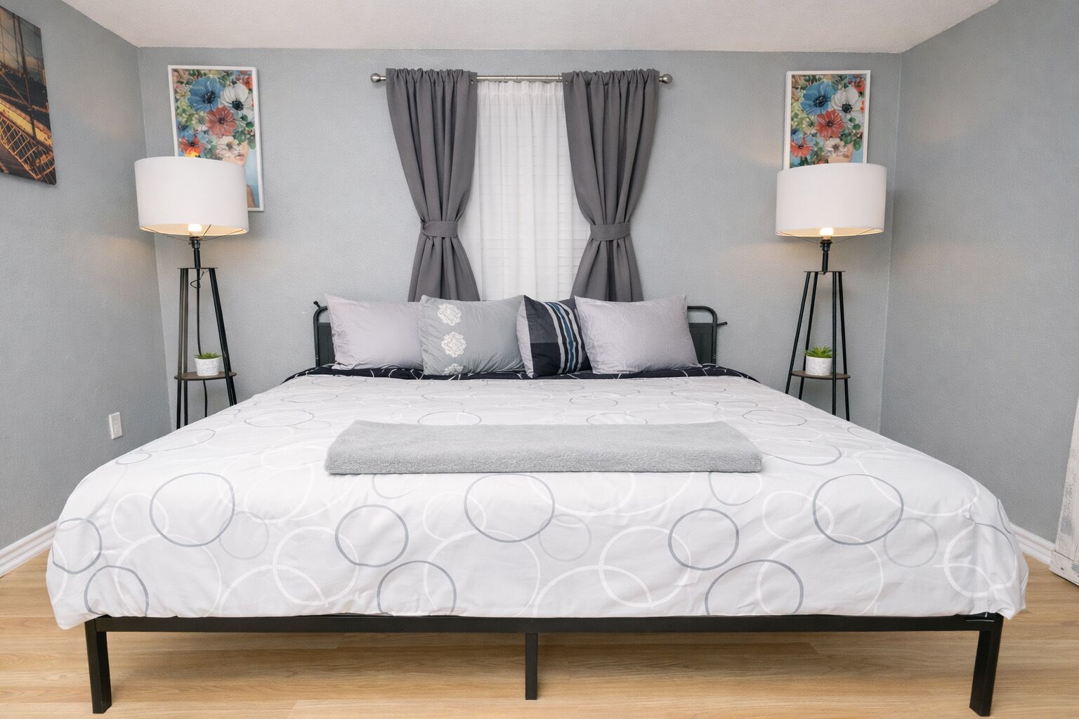3 chambres, fer et planche à repasser, Wi-Fi gratuit, draps fournis