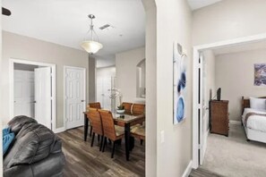 3 sovrum, strykjärn/strykbräda, gratis wi-fi och sängkläder