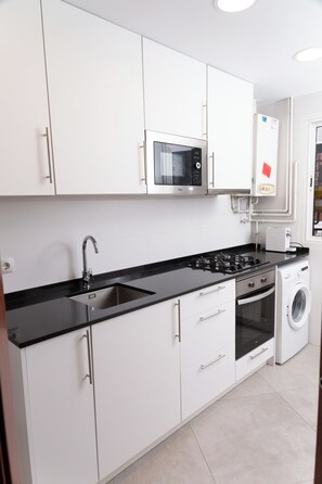 Microwave, oven, stovetop, coffee/tea maker