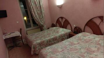 Basic Quadruple Room, 2 Double Beds | Free WiFi