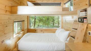 Cabaña, 2 camas de matrimonio | 1 dormitorio, escritorio, espacio para trabajar con un portátil