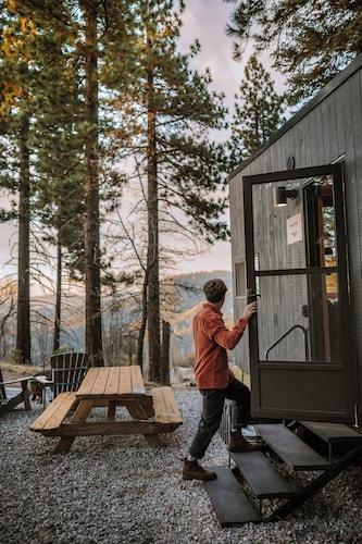 Postcard Cabins Big Bear, Outdoor Collection by Marriott Bonvoy