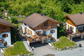 House | Exterior - Comfortable Alpine Chalet for 12 (Wald im Pinzgau)