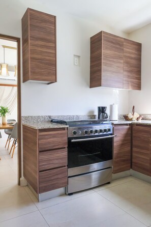 Luxury Apartment, Patio | Private kitchen