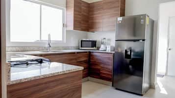 Luxury Apartment, Patio | Private kitchen