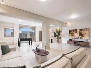 Exclusive-Villa, 5 Schlafzimmer, eigener Pool, Meerblick | Wohnbereich