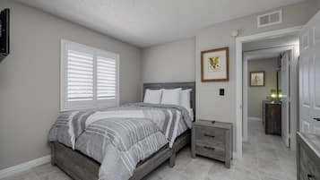 3 bedrooms, iron/ironing board, travel cot, free WiFi