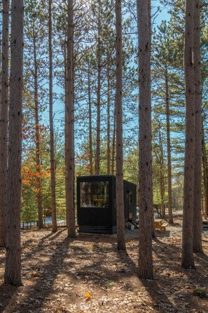 Standard Cabin, 1 Queen Bed | 1 bedroom, desk, laptop workspace, bed sheets - Postcard Cabins Wild Rose, Outdoor Collection by Marriott Bonvoy (Wild Rose)