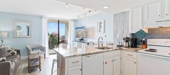 Luxury 1BR | Beach Access | Pool Tennis Boat Friendly | 305A