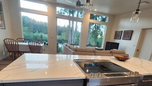 Unclassified image, 4 of 13, button - Enjoy Beautiful Sunsets on the Willamette River in a rural setting (Springfield)