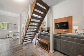 Interior - Snowshoe Summit | Ski-in/out | Hot Pools | Sauna (Panorama)