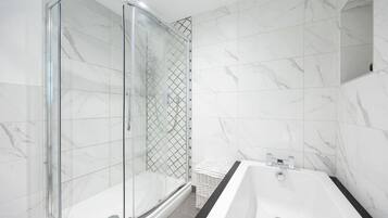 Handtücher, Toilettenpapier