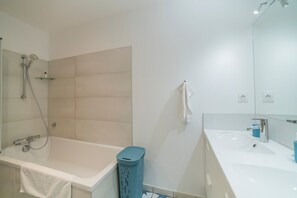 Hair dryer, towels - L'Horeb - Maison hyper centre (Paray-le-Monial)