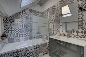 Hair dryer, towels - Le Rabelais -  Appt, à 5min du château d'Amboise (Amboise)