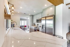 Fridge, microwave, stovetop, dishwasher - 2 Mi to Old Town La Quinta: Home w/ Private Pool! (La Quinta)