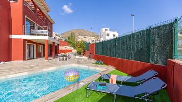 Kolam renang terbuka