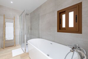 Shower, towels - Beatiful Seaviews by Fidalsa (Finestrat)