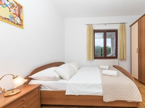 6 chambres, fer et planche à repasser, accès Internet, draps fournis