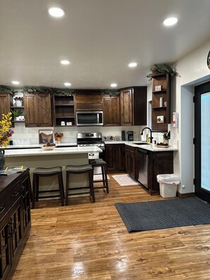 Microwave, oven, stovetop, dishwasher