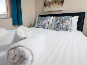 2 bedrooms, iron/ironing board, free WiFi, bed sheets