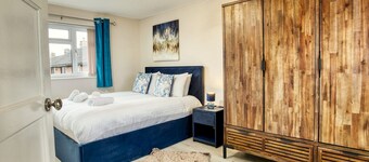 Pass the Keys | Dog-Friendly Haven + Parking + Prime Location