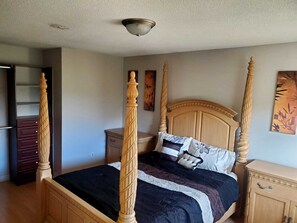 3 bedrooms, desk, iron/ironing board, WiFi