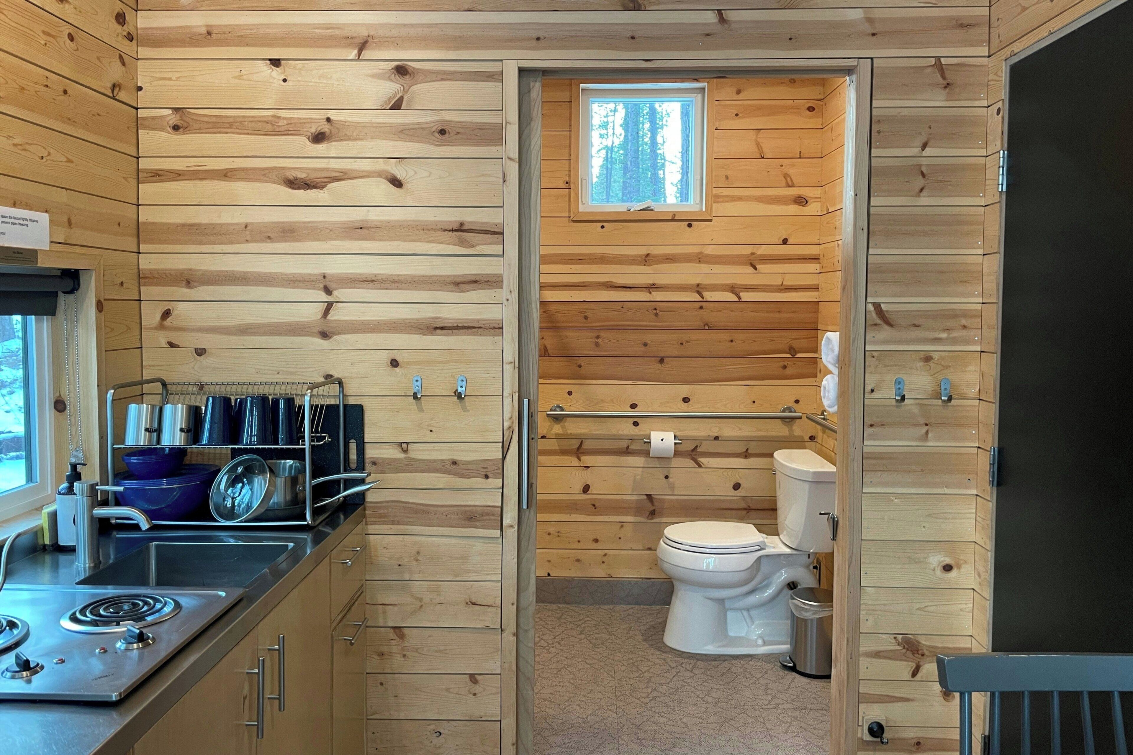 小屋, 1 张大床 | 浴室 | 淋浴设施、毛巾、肥皂、洗发水