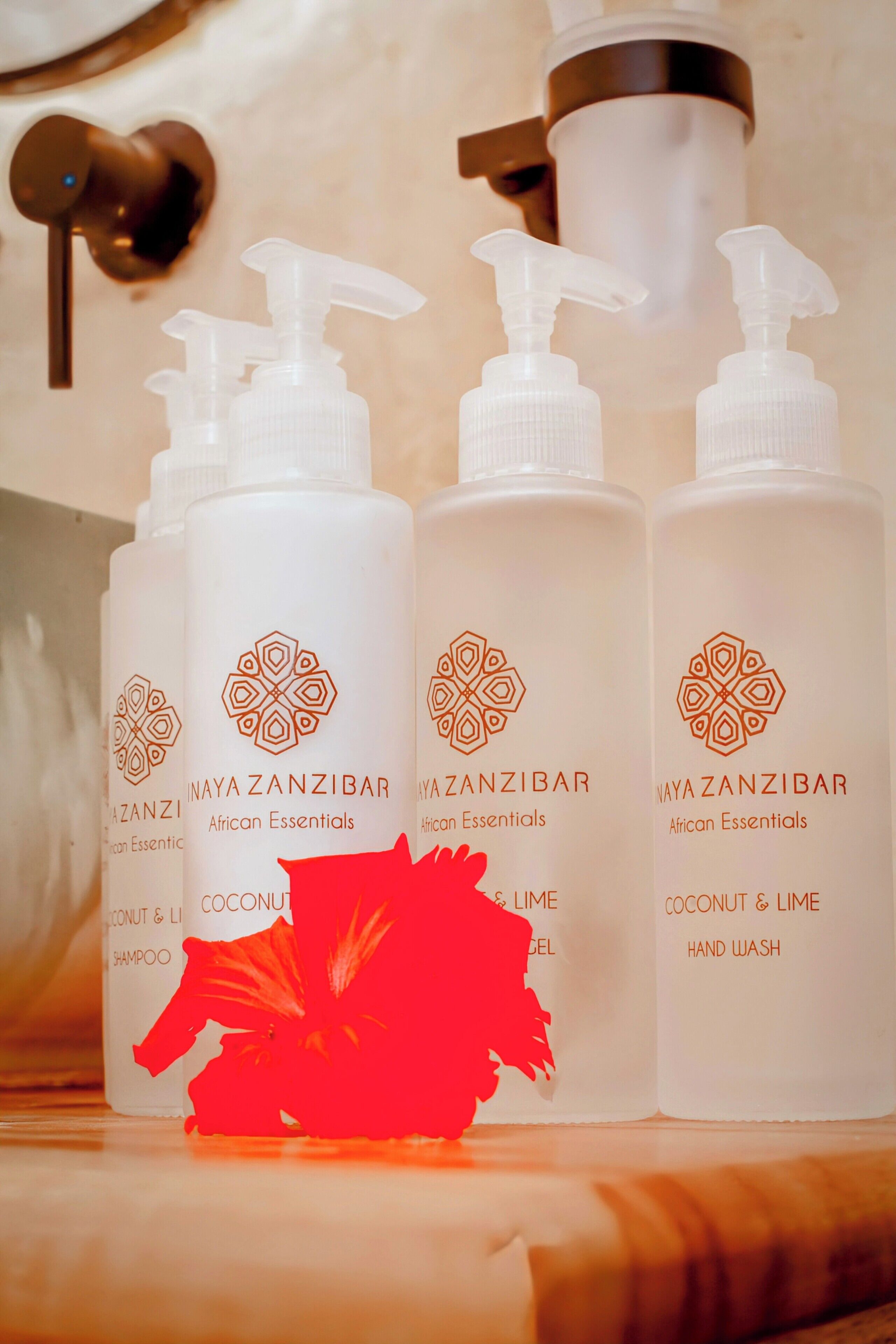 Habitación individual Confort, aire acondicionado | Baño | Amenidades de baño de diseñador, secadora de cabello, pantuflas 