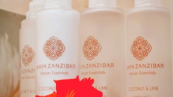 Habitación individual Confort, aire acondicionado | Baño | Amenidades de baño de diseñador, secadora de cabello, pantuflas