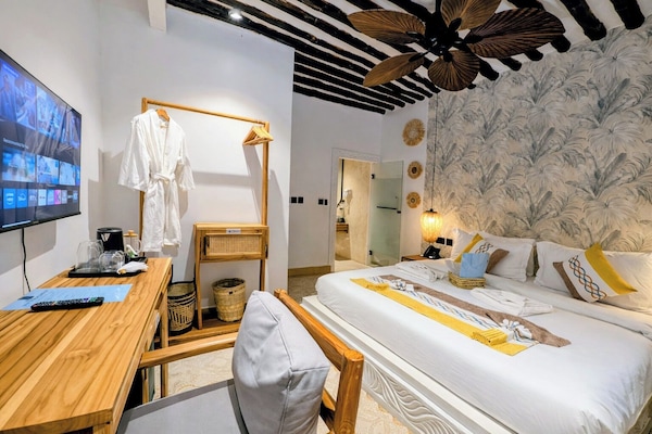 Habitación doble Deluxe, 1 cama King size | Ropa de cama de alta calidad, edredón y camas con efecto memoria