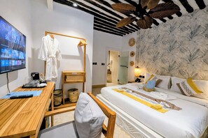 Premium bedding, down duvets, memory-foam beds, individually furnished - Bellissimo Boutique Hotel (Zanzibar Town)