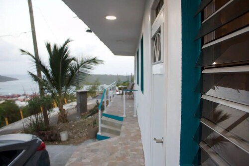 Hibiscus – New Spacious Apt - Sea View - Perfect Location