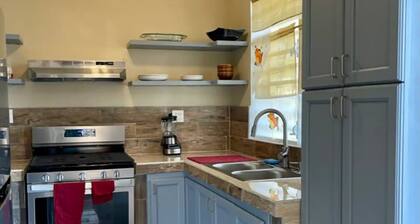 Hibiscus – New Spacious Apt - Sea View - Perfect Location