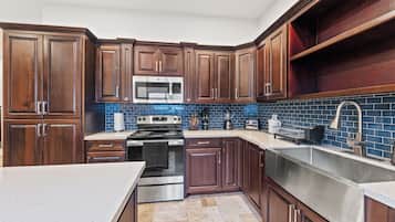 Luxury Townhome, 2 Bedrooms, Private Pool, Mountain View | Private kitchen | Full-sized fridge, oven, stovetop, high chair