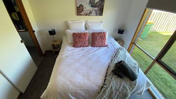 4 dormitoris, planxa i posts de planxar, wifi i roba de llit