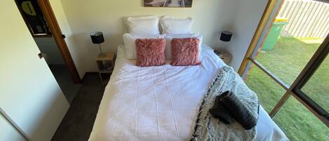 4 chambres, fer et planche Ă repasser, Wi-Fi, draps fournis