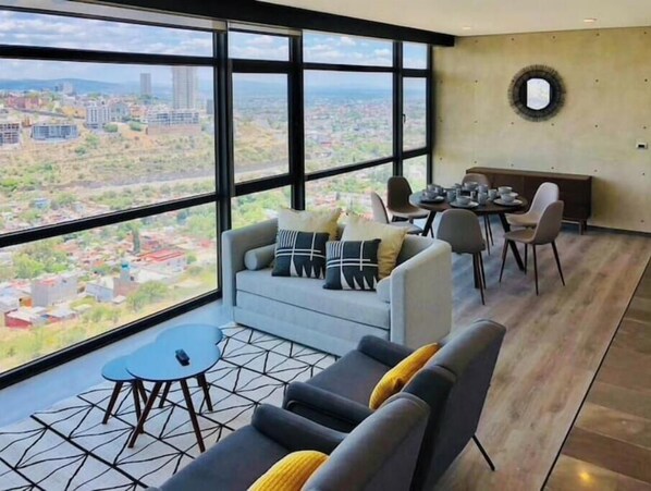 Living area - Departamento c vista Condo c Alberca Elevador Gym (Santiago de Querétaro)