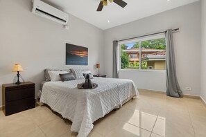 3 bedrooms, in-room safe, iron/ironing board, free WiFi - Luxury Las Brisas Condo Ocean & Pool View 3 Min Walk to the Beach! (Playa Hermosa)