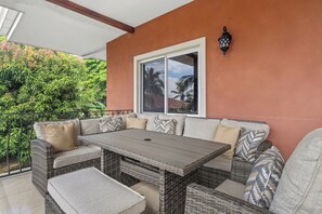 Outdoor dining - Luxury Las Brisas Condo Ocean & Pool View 3 Min Walk to the Beach! (Playa Hermosa)