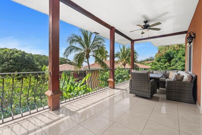 Luxury Las Brisas Condo Ocean & Pool View 3 Min Walk to the Beach!