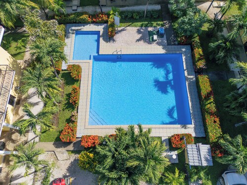 Playas del Coco 2 Bdrm 2 Bath w/Pool! Prime Location.