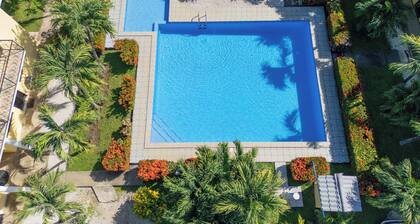 Playas del Coco 2 Bdrm 2 Bath w/Pool! Prime Location.