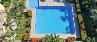 Playas del Coco 2 Bdrm 2 Bath w/Pool! Prime Location.