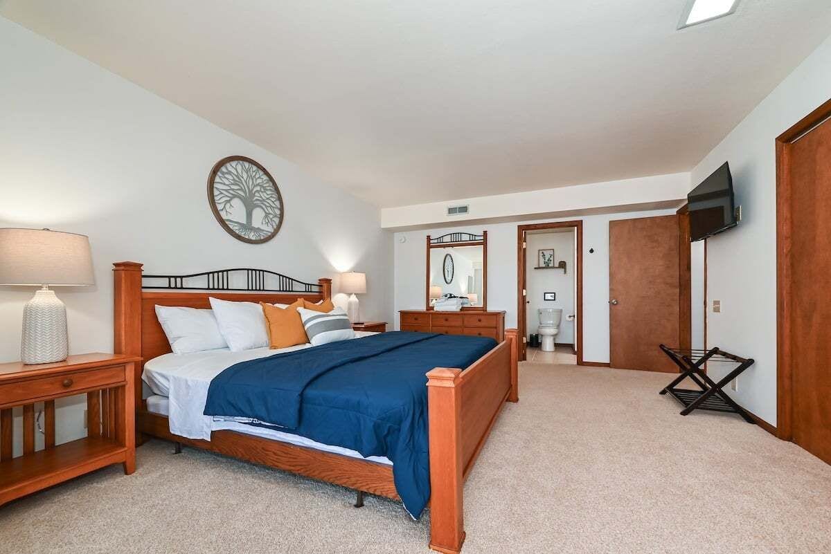 3 bedrooms, desk, iron/ironing board, free WiFi