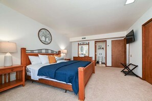 3 室のベッドルーム、デスク、アイロン / アイロン台、WiFi (無料)