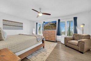 4 bedrooms, desk, free WiFi, bed sheets