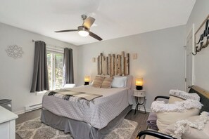 4 bedrooms, desk, free WiFi, bed sheets